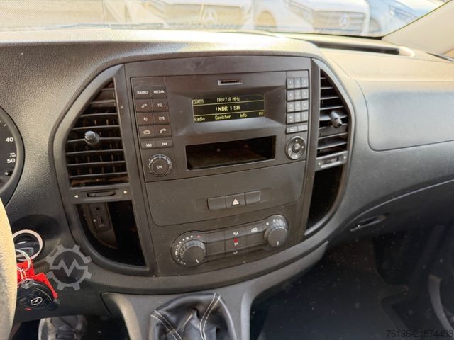 Panel van MERCEDES-BENZ Vito 111 CDI lang AHK 3 Sitzer