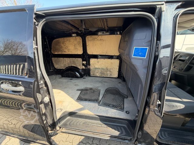 Panel van MERCEDES-BENZ Vito 111 CDI lang AHK 3 Sitzer