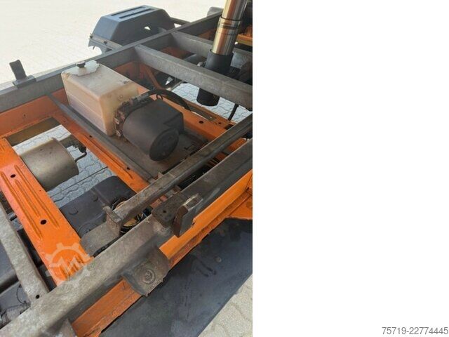 Van VW T5 2.0TDI Kipper