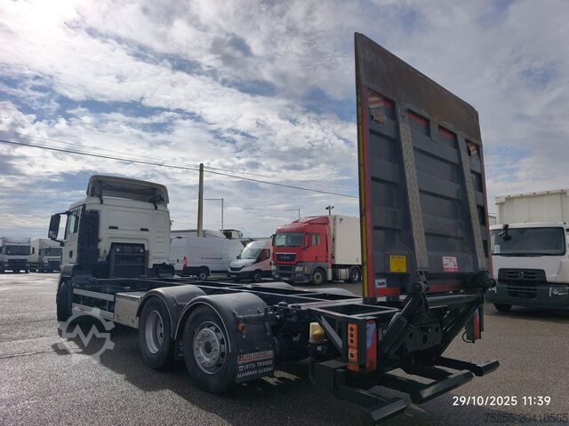 Swap body truck MAN 26.360 TGS 6X2 EURO 6 - 1Âș EJES 8.500 KG