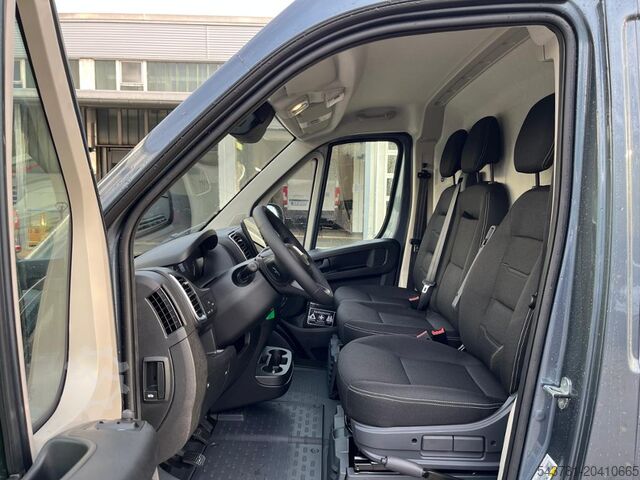 Kleinbus FIAT Ducato 35 L2H2 AHK CarPlay RüKa Navi Allwetter