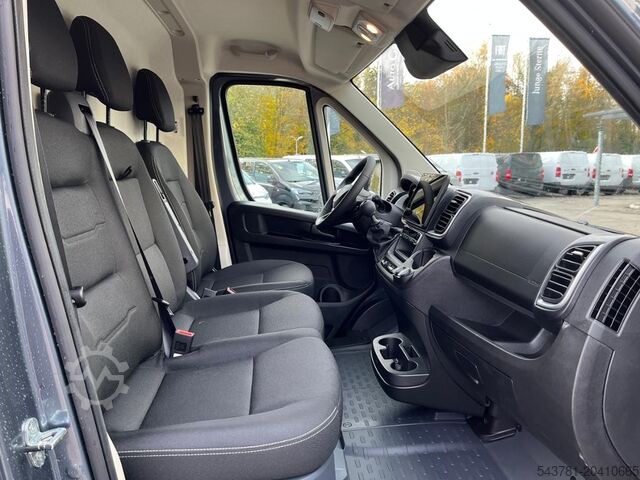 Kleinbus FIAT Ducato 35 L2H2 AHK CarPlay RüKa Navi Allwetter