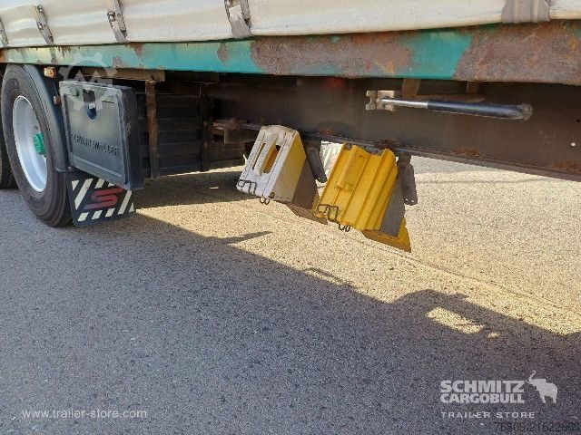 Auflieger mit Pritsche & Plane Schwarzmüller Curtainsider Standard