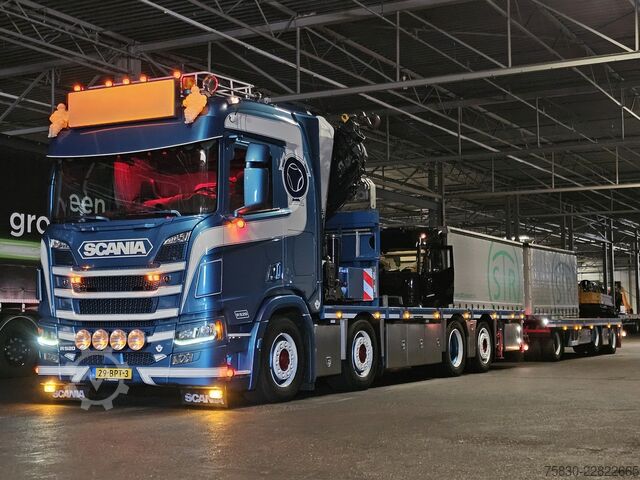 Kranwagen Scania R520 V8 8x2/6 / HMF 70 tm + JUMBO AANHANGER