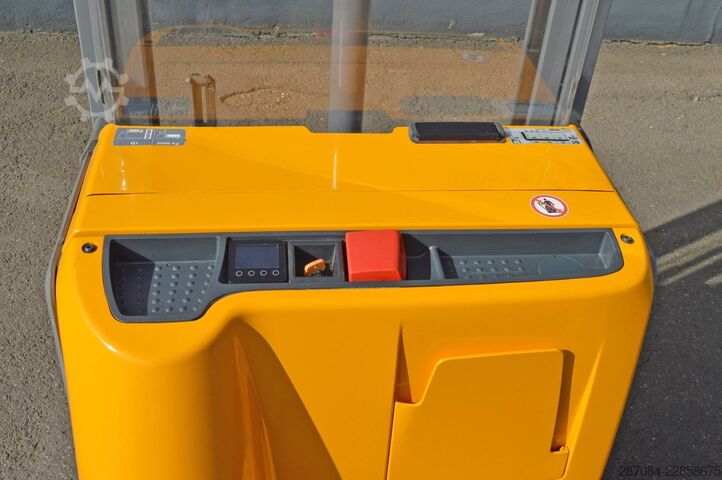 Hochhubwagen Jungheinrich EJC 112z
