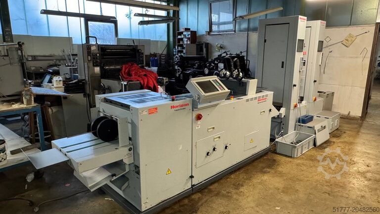 Zusammentragmaschine Horizon VAC 100 a/c + SPF-200A + FC-200A