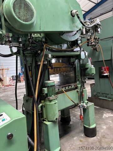 Automatische Stanzmaschine BRUDERER BSTA 50