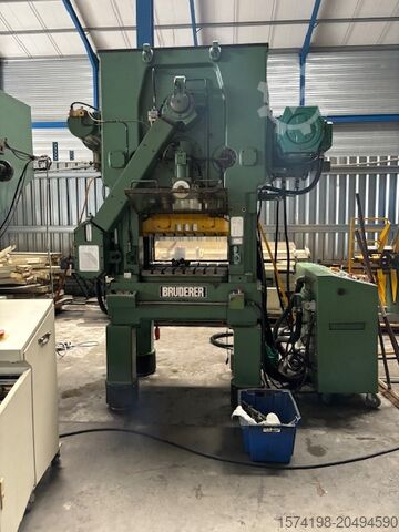 Automatische Stanzmaschine BRUDERER BSTA 50