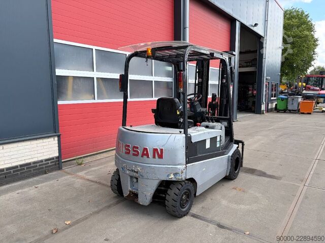 Forklift Nissan GQ02 L 30 CU