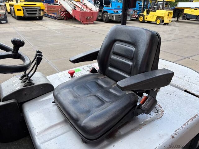 Forklift Nissan GQ02 L 30 CU
