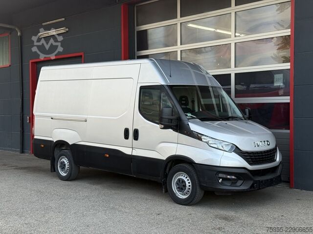 Kastenwagen hoch IVECO Daily 35S18 Hoch Klimaautom. Tempomat Unfallfzg.