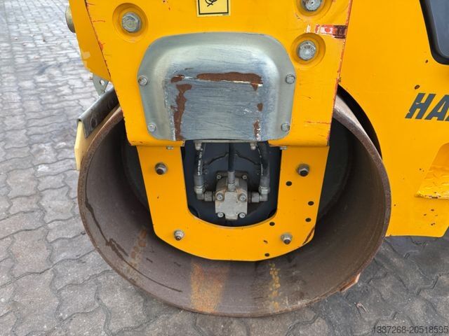 Walzenzug HAMM HD12VV / 2012 BJ / 1.369 H / 2.695 KG