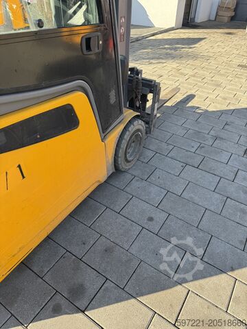 Electric - 3 wheels Jungheinrich EFG 220 ZVG 650DZ