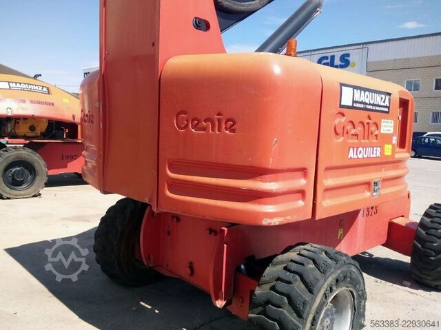 Telescopic boom lift Genie S65