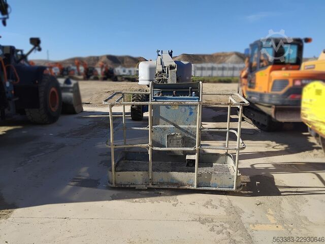 Telescopic boom lift Genie S65