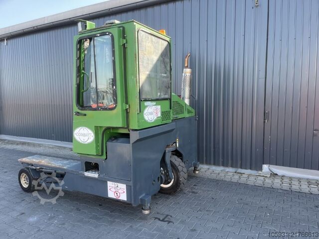 Multidirectional Sideloader Combilift C4000