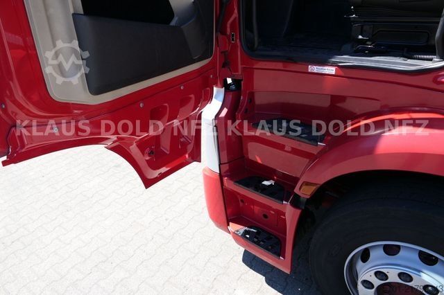 Box truck MERCEDES-BENZ Actros 1842 Koffer Vollluft LBW Euro 6
