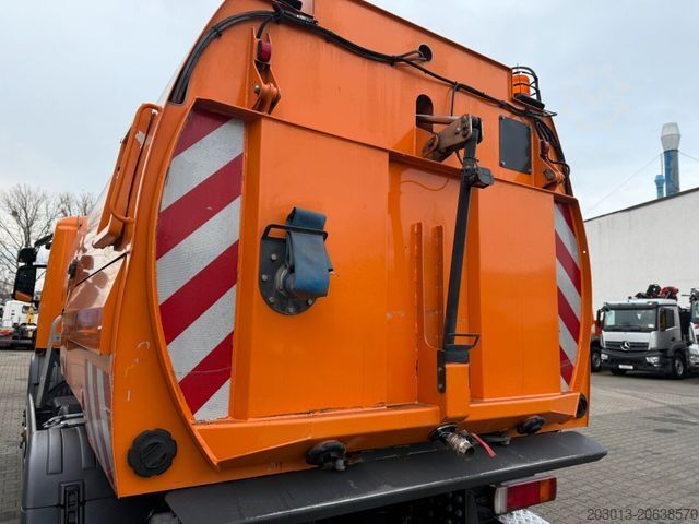 Kehrmaschine SCANIA P230 Kehrmaschine Johnston VT605- 6 M³