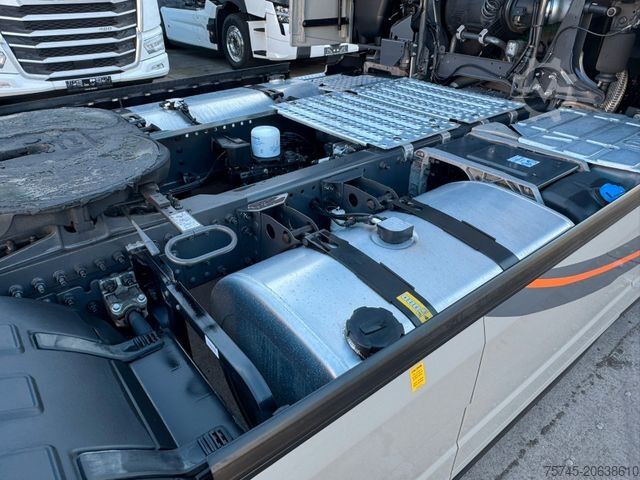 Standard tractor unit VOLVO FH 500*GLOBETROTTER*RETARDER*I SAVE*STANDKLIMA*