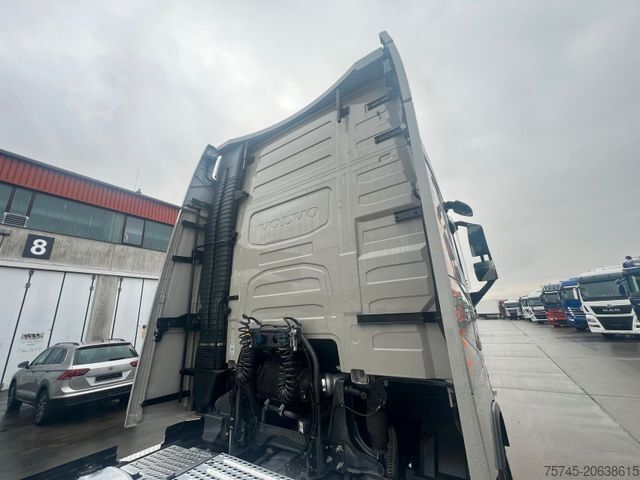 Standard tractor unit VOLVO FH500 * TOP * ACC * RETARDER * VOLLLUFT *2X TANK