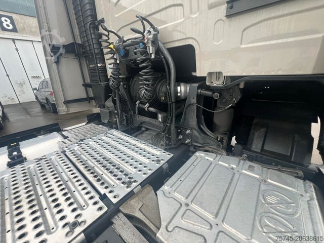 Standard tractor unit VOLVO FH500 * TOP * ACC * RETARDER * VOLLLUFT *2X TANK