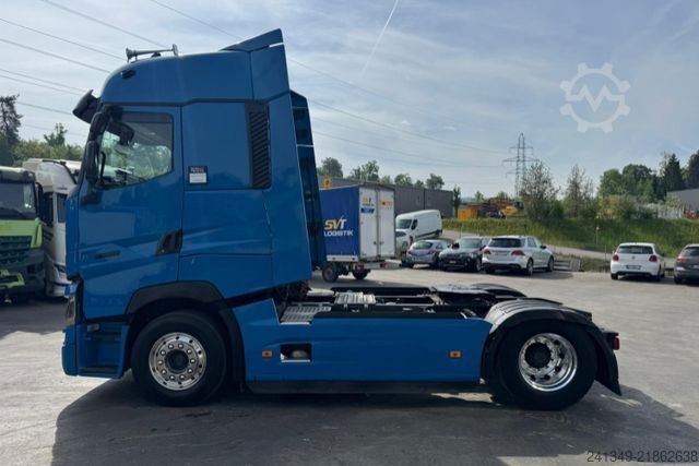 Standard tractor unit RENAULT T520 4x2