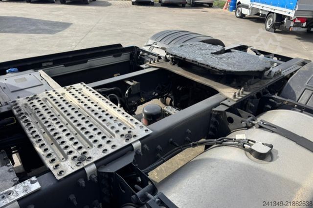 Standard tractor unit RENAULT T520 4x2