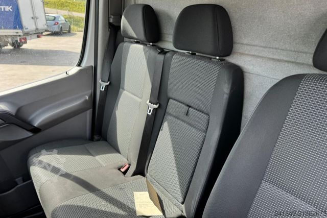 Transporter mit Pritsche & Plane MERCEDES-BENZ Sprinter 313 CDI Hebebühne