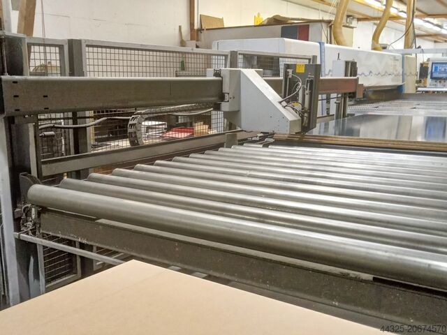 Plattensäge – Beschickung von vorne HOLZMA HPP 510/43/43