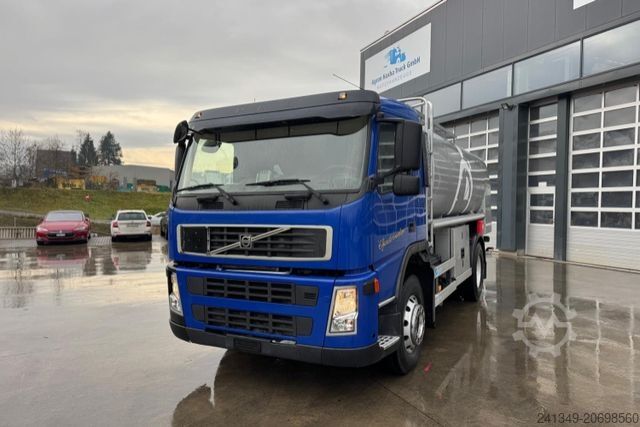 Tanker truck VOLVO FM-440 4x2 Tankwagen 13'500L