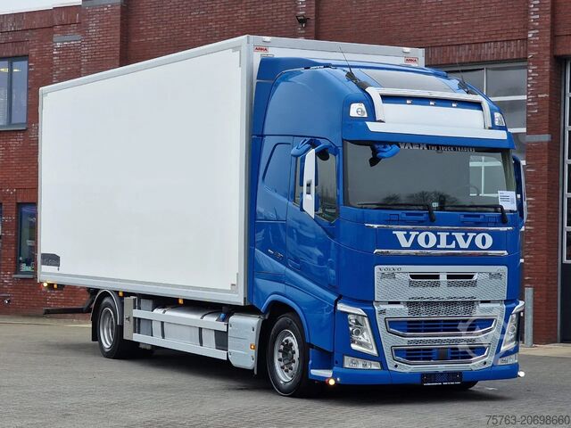 Koffer Volvo FH 13.460 Globetrotter XL 4x2 - Box with side d...