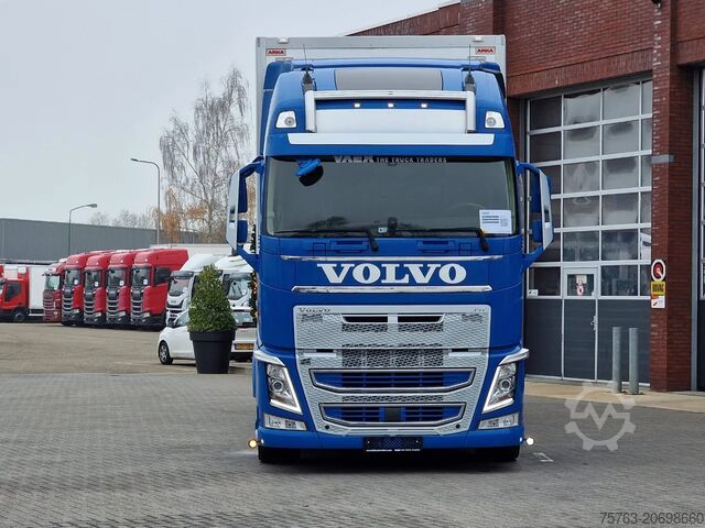 Koffer Volvo FH 13.460 Globetrotter XL 4x2 - Box with side d...