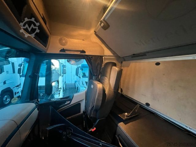 Standard tractor unit MERCEDES-BENZ ACTROS 1842 * MOTORSCHADEN * VOLLLUFT * PARKCOOL