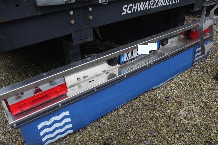 Auflieger mit Pritsche & Plane Schwarzmüller semirimorchio centinato francese usato