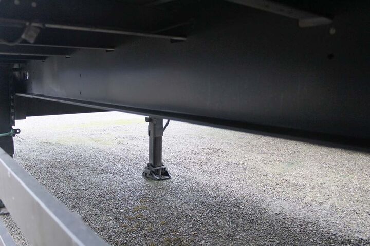 Auflieger mit Pritsche & Plane Schwarzmüller semirimorchio centinato francese usato