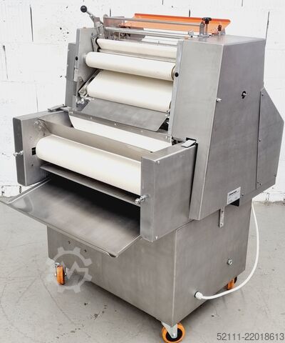 Croissant shaping machine Universum HWM 50/70