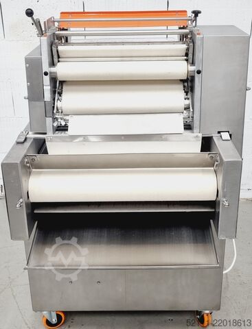 Croissant shaping machine Universum HWM 50/70