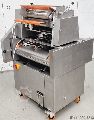 Croissant shaping machine Universum HWM 50/70