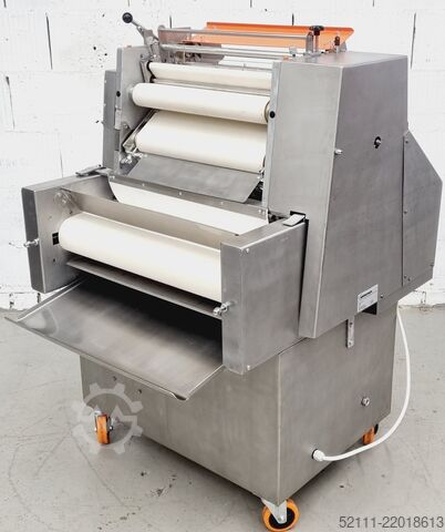 Croissant shaping machine Universum HWM 50/70