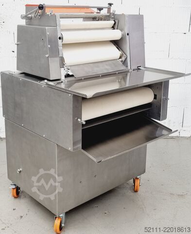 Croissant shaping machine Universum HWM 50/70