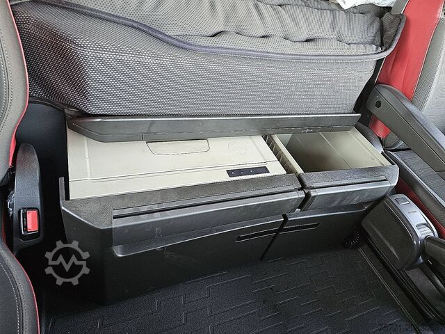 Standard-SZM VOLVO FH 500 6X2 STEERED PTO+HYDR