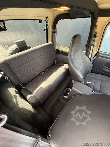 Off-road vehicle Jeep WRANGLER TJ 4.0i 4x4