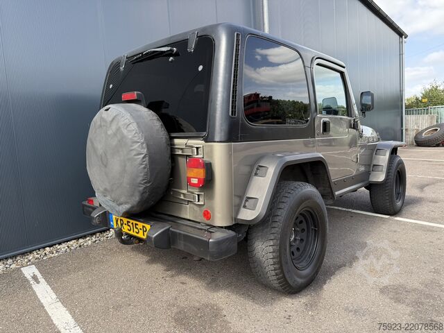 Off-road vehicle Jeep WRANGLER TJ 4.0i 4x4