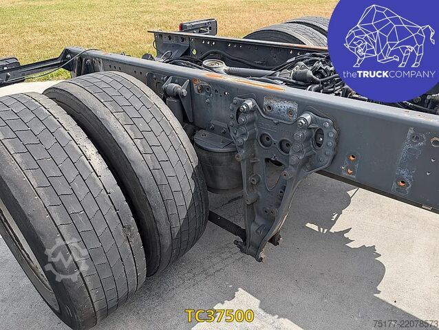 Chassis with cab DAF XF 450