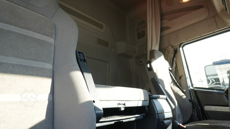 Standard-SZM Iveco Stralis 460 6x2 584.000km