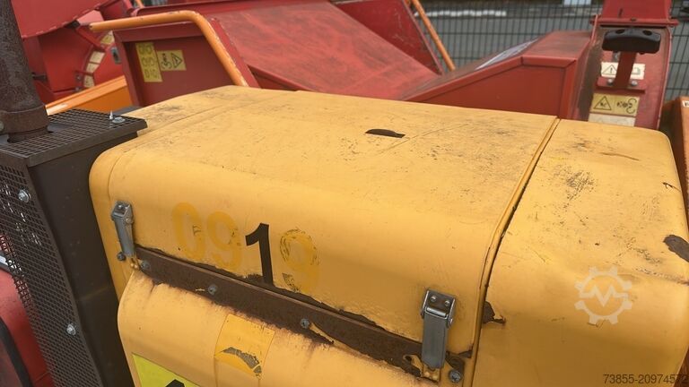 Shredder Dücker HM 200 Wood Chipper