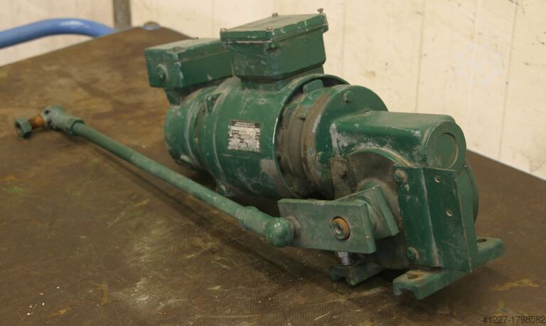 Getriebemotor 0,37 kW 100 U/min BAUER D77R