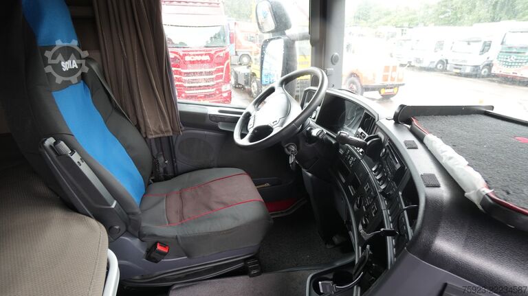 Suitcase Scania R 400 6x2 closed box in combo with trailer