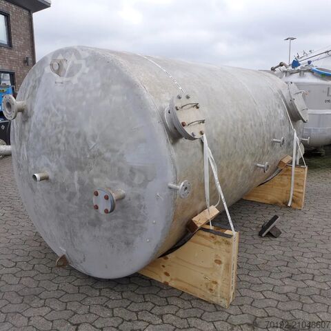 11000 Liter Behälter aus V4A  8981