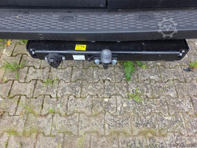 High top van IVECO 35S18 Kastenwagen Maxi hoch&lang, Unfall